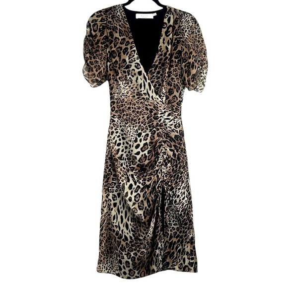 Astr Dresses & Skirts - ASTR Leopard Mobwife Short Sleeve Ruched V-Neck Midi Dress Size XS